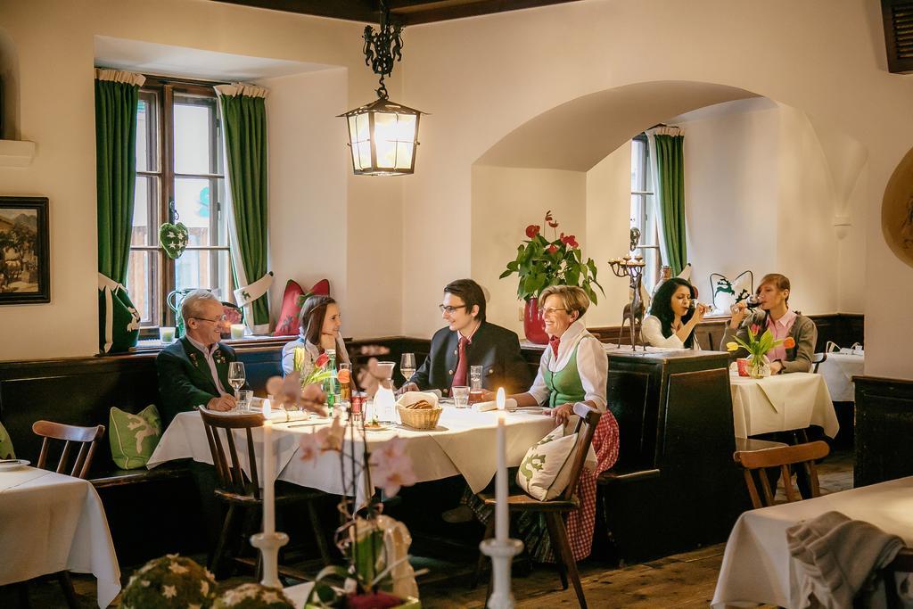 Hotel Gasthof Zur Post Sankt Gilgen Exterior foto
